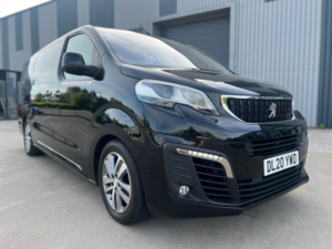 2020 Peugeot Traveller 2.0 Bluehdi Allure in Black — image 2