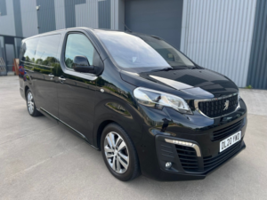 2020 Peugeot Traveller 2.0 Bluehdi Allure in Black — image 3
