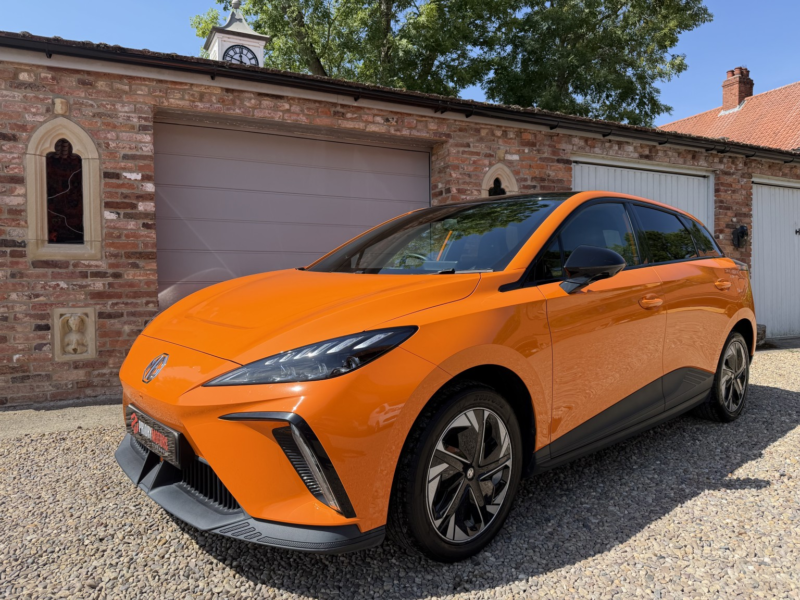 2022 MG Mg4 64kwh Trophy Long Range in Orange — image 1