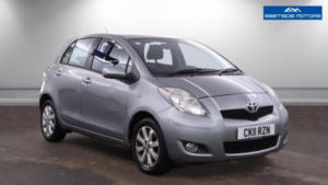 2011 Toyota Yaris 1.33 Dual Vvt-I T Spirit Euro 5 (s/s) 5dr in Silver — image 2