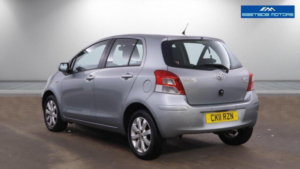 2011 Toyota Yaris 1.33 Dual Vvt-I T Spirit Euro 5 (s/s) 5dr in Silver — image 4