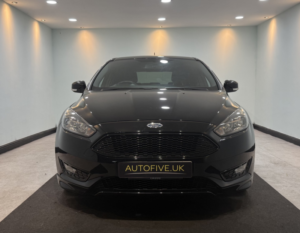 2017 Ford Focus 1.0 T Ecoboost St-Line in Black — image 2