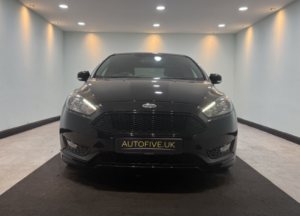 2017 Ford Focus 1.0 T Ecoboost St-Line in Black — image 4