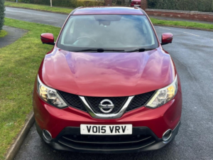 2015 Nissan Qashqai 1.5 Dci N-Tec 2WD Euro 5 (s/s) 5dr in Red — image 5