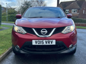 2015 Nissan Qashqai 1.5 Dci N-Tec 2WD Euro 5 (s/s) 5dr in Red — image 6
