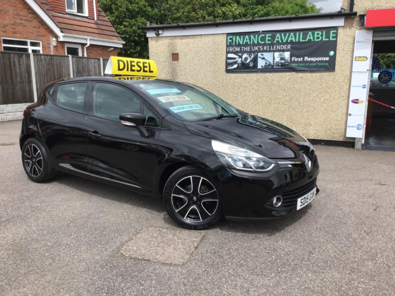 2015 Renault Clio 1.5 Dci Dynamique Medianav Euro 5 (s/s) 5dr in Black — image 1