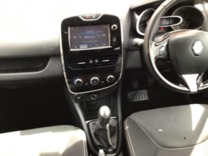 2015 Renault Clio 1.5 Dci Dynamique Medianav Euro 5 (s/s) 5dr in Black — image 5