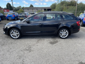 2015 Skoda Octavia 2.0 Tdi Se L in Black — image 2