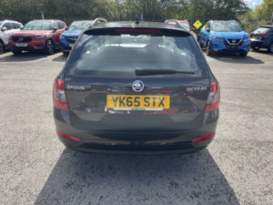2015 Skoda Octavia 2.0 Tdi Se L in Black — image 6