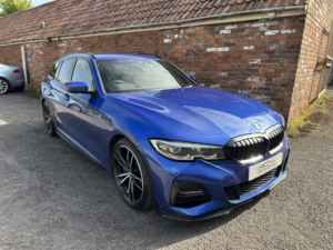 2020 BMW 3 Series 2.0 320d M Sport Touring in Blue — image 2