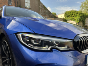 2020 BMW 3 Series 2.0 320d M Sport Touring in Blue — image 4
