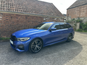 2020 BMW 3 Series 2.0 320d M Sport Touring in Blue — image 5