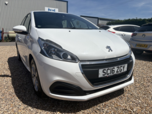 2016 Peugeot 208 1.2 Puretech Active in White — image 2