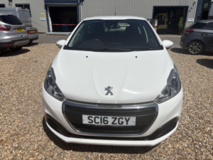 2016 Peugeot 208 1.2 Puretech Active in White — image 3