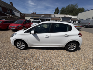 2016 Peugeot 208 1.2 Puretech Active in White — image 6