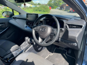 2021 Toyota Corolla 1.8 Vvt-H Design Touring Sports CVT Euro 6 (s/s) 5dr in Blue — image 3