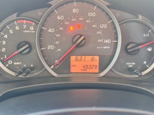 2012 Toyota Yaris 1.3 Dual Vvt-I Tr in Red — image 2