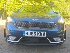2016 Kia Niro 1.6h Gdi First Edition Dct Euro 6 (s/s) 5dr in Blue — image 2