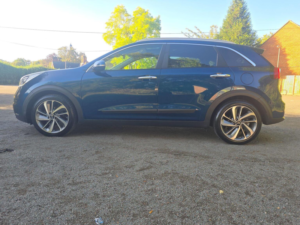 2016 Kia Niro 1.6h Gdi First Edition Dct Euro 6 (s/s) 5dr in Blue — image 4