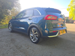 2016 Kia Niro 1.6h Gdi First Edition Dct Euro 6 (s/s) 5dr in Blue — image 5