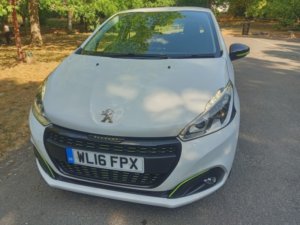 2016 Peugeot 208 1.2 Puretech Xs Lime in White — image 2