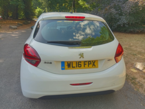 2016 Peugeot 208 1.2 Puretech Xs Lime in White — image 6