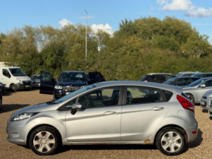 2009 Ford Fiesta 1.25 Style 5dr in Silver — image 5