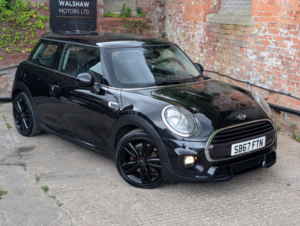 2017 MINI Hatch 1.5 Cooper 3-Door Hatch in Black — image 3
