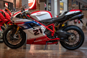 2009 Ducati 1098 Bayliss Replica *no 478 Of 500 Units* in Multicolour — image 3