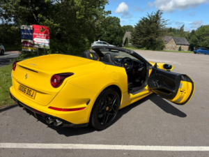 2014 Ferrari California 3.8 V8 T in Yellow — image 6