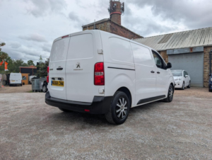 2018 Peugeot Expert 1.6 Bluehdi 1000 Professional Standard Panel Van Mwb Euro 6 6dr in White — image 3