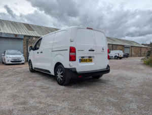 2018 Peugeot Expert 1.6 Bluehdi 1000 Professional Standard Panel Van Mwb Euro 6 6dr in White — image 5