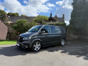 2020 Volkswagen Transporter 2.0 Tdi T32 Highline 150 DSG in Grey — image 2