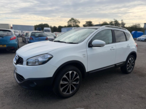 2011 Nissan Qashqai 1.6 N-Tec 2WD Euro 5 5dr in White — image 3