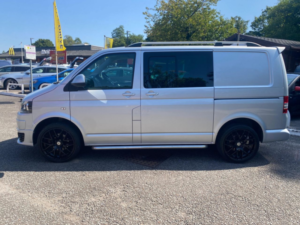 2014 Volkswagen Transporter 2.0 Tdi T30 Highline Kombi 4dr Diesel Manual L1 H1 (198 G/km, 138.08 Bhp) in Silver — image 3