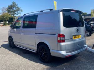 2014 Volkswagen Transporter 2.0 Tdi T30 Highline Kombi 4dr Diesel Manual L1 H1 (198 G/km, 138.08 Bhp) in Silver — image 4