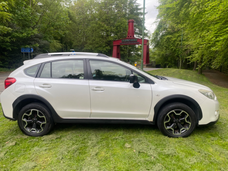 2013 Subaru Xv D S in White — image 1