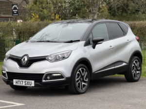 2017 Renault Captur 1.5 Dynamique S Nav Dci 90 in Silver — image 3
