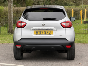 2017 Renault Captur 1.5 Dynamique S Nav Dci 90 in Silver — image 5