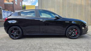 2016 Alfa Romeo Giulietta 2.0 Jtdm-2 Speciale Tct Euro 6 (s/s) 5dr in Black — image 5