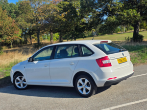 2013 Skoda Rapid Spaceback 1.2 Tsi Se Hatchback 5dr Petrol Manual Euro 5 (86 Ps) in White — image 5