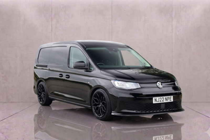 2022 Volkswagen Caddy 2.0 Caddy Maxi C20 Commerce Tdi in Black — image 1