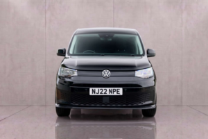 2022 Volkswagen Caddy 2.0 Caddy Maxi C20 Commerce Tdi in Black — image 2