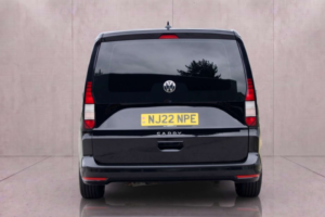 2022 Volkswagen Caddy 2.0 Caddy Maxi C20 Commerce Tdi in Black — image 5