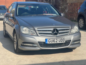 2012 Mercedes-Benz C Class 2.1 C200 Cdi Blueefficiency Executive Se Euro 5 (s/s) 4dr in Silver — image 2