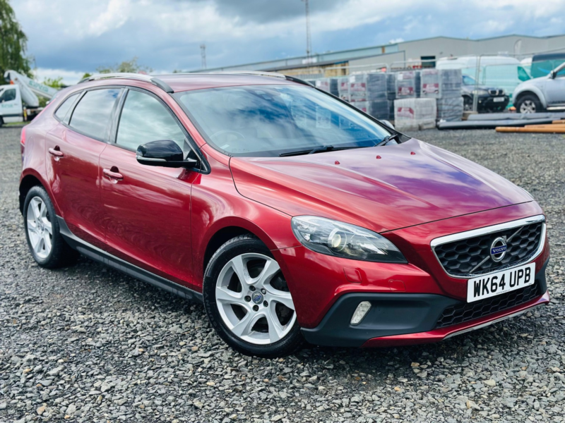 2014 Volvo V40 Cross Country 1.6 D2 Lux in Red — image 1