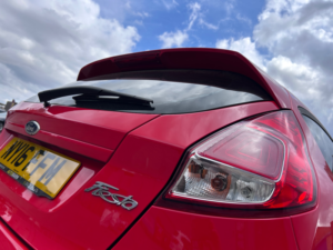 2016 Ford Fiesta 1.25 Zetec Hatchback 3dr Petrol Manual Euro 6 (82 Ps) in Red — image 3