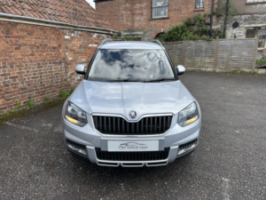 2014 Skoda Yeti 2.0 Tdi S in Silver — image 3