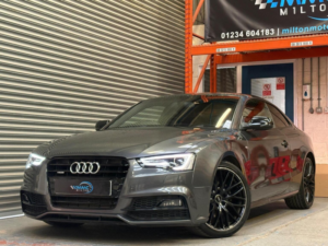 2015 Audi A5 2.0 Tdi Black Edition Plus S Tronic Quattro Euro 5 (s/s) 2dr in Grey — image 3