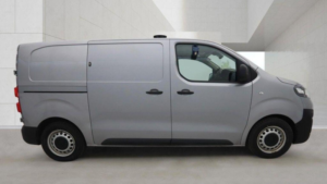 2022 Vauxhall Vivaro Electric 3100 75kwh Dynamic Auto L1 H1 6dr (7.4kw Charger) in Grey — image 4